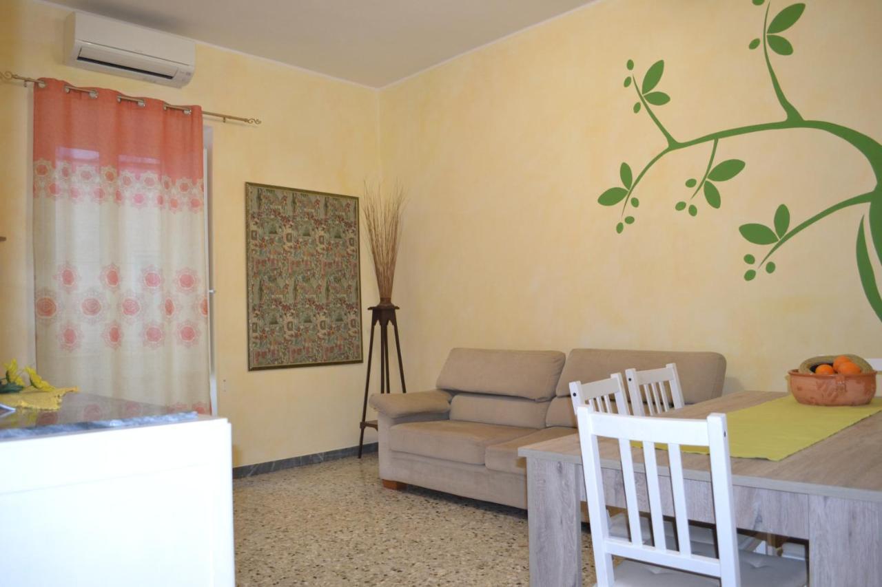 Casa Vacanze Raggio Di Sole Monopoli Villa Exterior foto